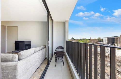 Greater Johannesburg Metropolitan Area Apartment | One Rosebank Designer 2BR with Expansive Balcony