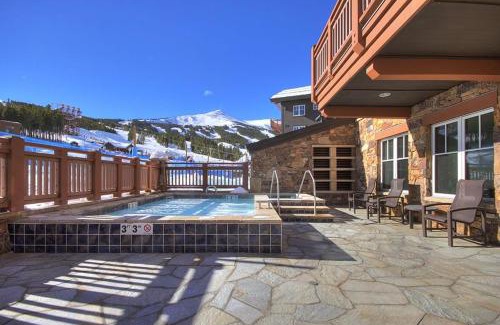 Peak 8 Apartment | One Ski Hill Place 8307 - Ski-In Ski-Out Apartment