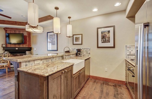 Peak 8 Condo | One Ski Hill Place - Ski In/Out. Breck's Top Luxury Resort! Peak 8