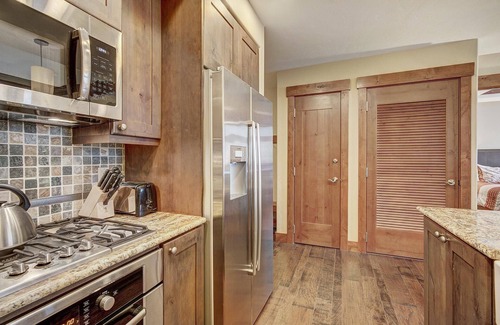 Peak 8 Condo | One Ski Hill Place - Ski In/Out. Breck's Top Luxury Resort! Peak 8