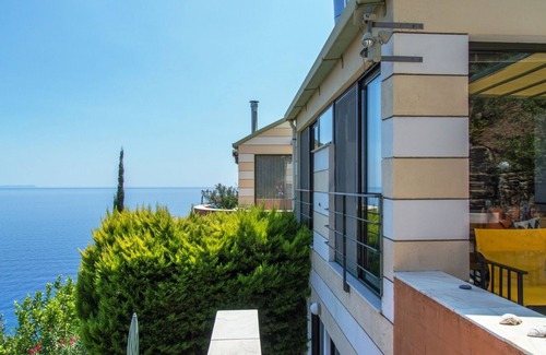 Livadi House | One step from the sea and the mountain.