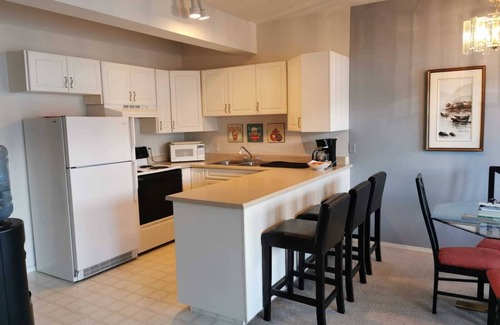 Blind Bay Condo | One Suite Getaway unit 5B. Lakefront 2 Bedroom in the Shuswap