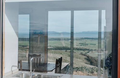 Hazel Park Villa | One Tree Hill Lockie's Lookout - Wilson's Prom/Sea Views