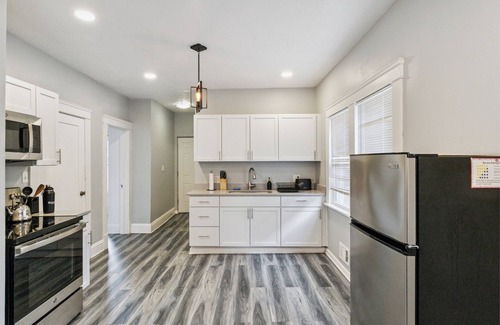 Cleveland Apartment | OneFloor OneBedroom Escape