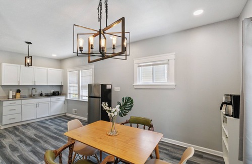 Cleveland Apartment | OneFloor OneBedroom Escape