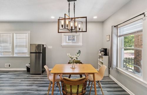 Cleveland Apartment | OneFloor OneBedroom Escape