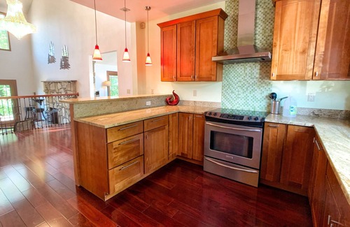 Vancouver House | #Oneofakind 5B Retreat w/Pool table,Sauna,Koi Pond