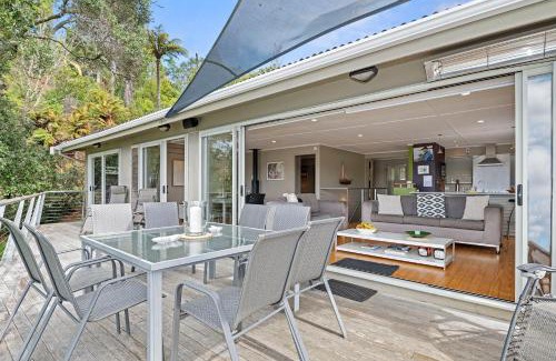 Okere Falls House | Onepoto Bay Lakehouse - Lake Rotoiti Holiday Home