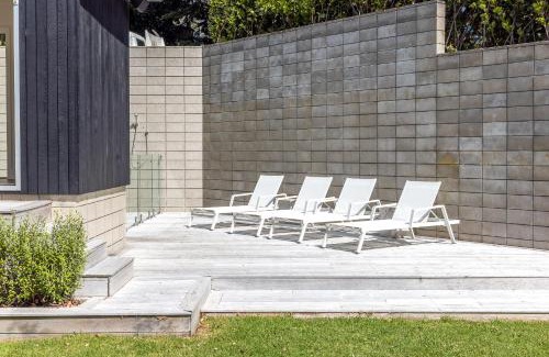 Ostend House | Onetangi Luxury - Be My Guest Waiheke