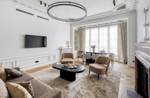 Palais-Royal Apartment | Oniri - Serviced Apartments in Louvre - Rue de Rivoli