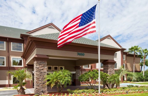Airport North Condo | Only 1.5 Miles from Orlando International Airport + 24 Hour Fitness Center | 25 Minutes to Disney World
