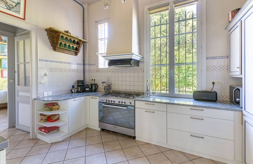 Beauvais Other | Only 1 hour from Paris, enjoy a stay between History and Heritage.