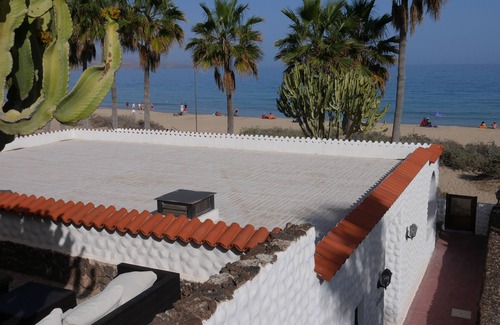 Bahia Calma House | Only 1 meter from the beach! Beach bungalow for 6 persons! Children free!