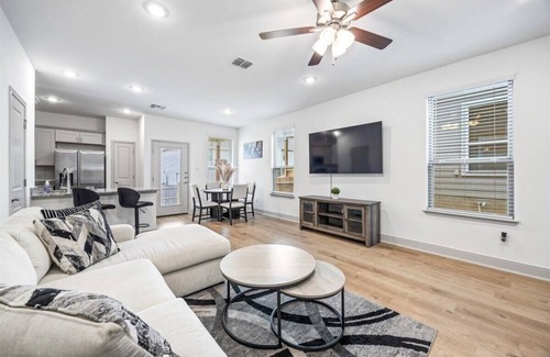 San Antonio House | Only 10 minutes to Lackland!