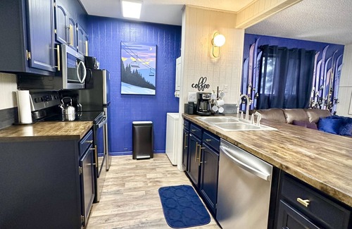 Angel Fire Condo | Only 2 Blocks from Resort Base! 2b-2ba-Fully Remodeled ⛷️