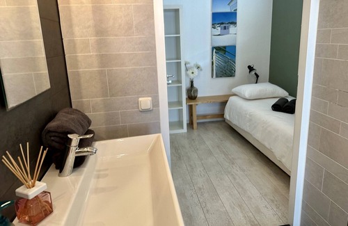 Groet Apartment | Only 2000m from the beach! Comfortable apartment with private terrace