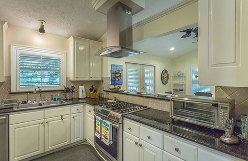 Magnolia Bluffs House | Only 5 min from the St. George or Apalachicola!