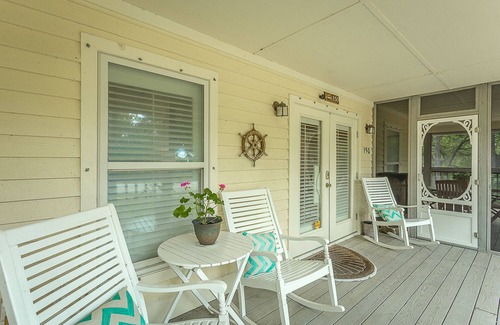 Magnolia Bluffs House | Only 5 min from the St. George or Apalachicola!