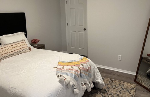 Oglesby Cottage | Only 8 Minutes away from Starved Rock State Park