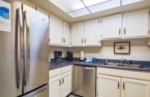 South Beach Villa | Only a 2 Minute Walk to Salty Dog, Pool, Marina & Beach! Perfect South Beach Vacation Getaway!