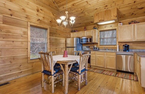 Caton Cabin | Only Dreamin' | Tucked in Rolling Hills of Sevierville