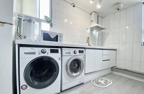 Seocho-gu House | Only for Woman - Happy House(301)/Private Bathroom