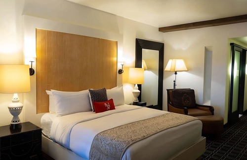 San Jose Hotel | Only Minutes to Thomas Barrett Park! Family-friendly Unit! w/Parking & Pool!