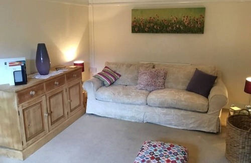 Llangattock Cottage | Onney House -a spacious getaway for all