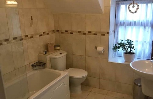 Llangattock Cottage | Onney House -a spacious getaway for all