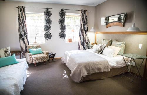 Rustenburg House | Ons Dorpshuis Guesthouse