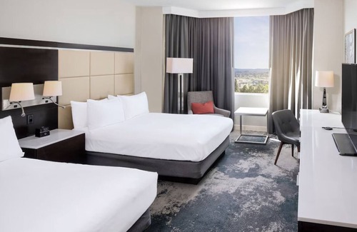 Redwood Shores Hotel | Onsite Pool, Classic 2 Double Room, Grand Bay San Francisco Hotel