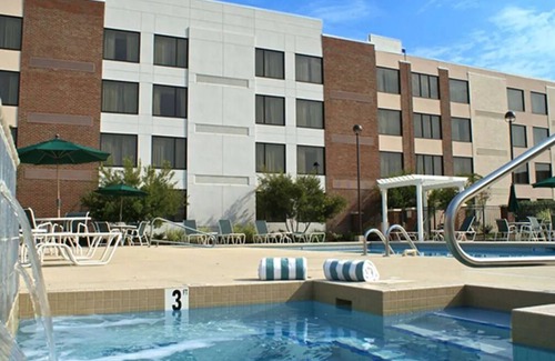 Rocky Mount House | Onsite Pool, FREE Parking! Minutes to Rocky Mount City Lake, Southern Comfort!