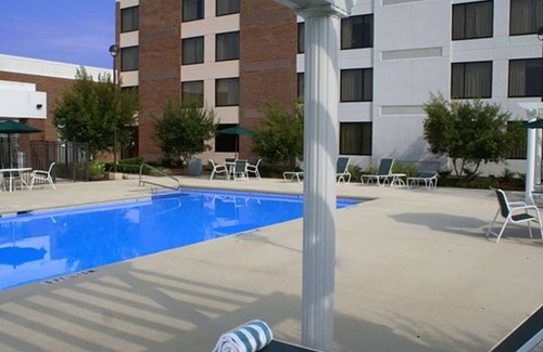 Rocky Mount House | Onsite Pool, FREE Parking! Minutes to Rocky Mount City Lake, Southern Comfort!