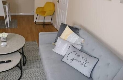 Colchester Apartment | OnSiteStays - Charming 2-Bedroom in Colchester