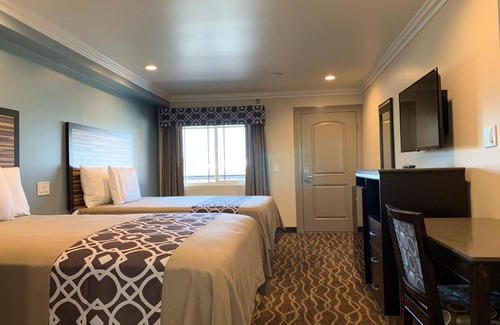 Montclair Hotel | Ontario Inn & Suites