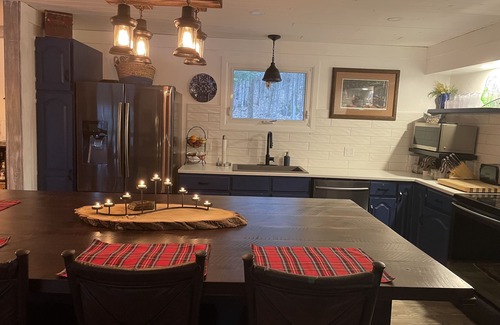 Huntsville Ski Chalet | Ontario’s HIDDEN GEM! Cozy chalet in sought after Hidden Valley Highlands