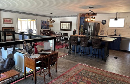 Huntsville Ski Chalet | Ontario’s HIDDEN GEM! Cozy chalet in sought after Hidden Valley Highlands
