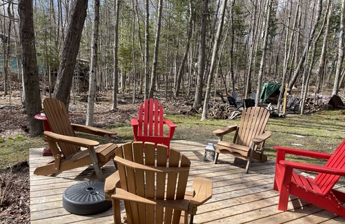 Huntsville Ski Chalet | Ontario’s HIDDEN GEM! Cozy chalet in sought after Hidden Valley Highlands