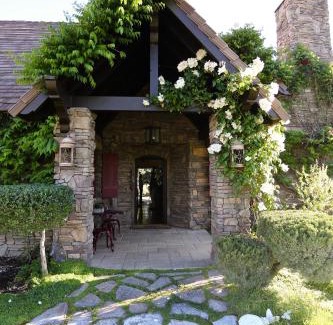 Templeton House | ONX WINES - Briarwood Cottage