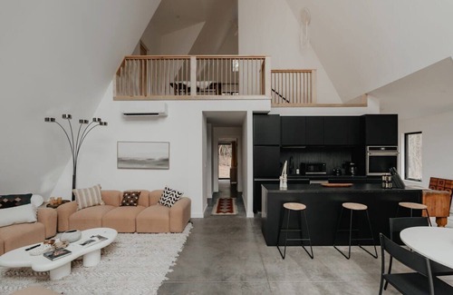 Round Top Cabin | Onyx A Frame - Secluded Mountain Escape