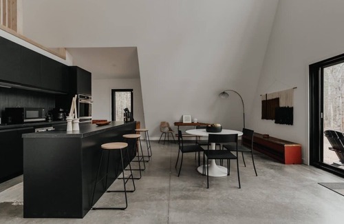 Round Top Cabin | Onyx A Frame - Secluded Mountain Escape
