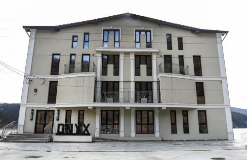 Eselnita House | Onyx