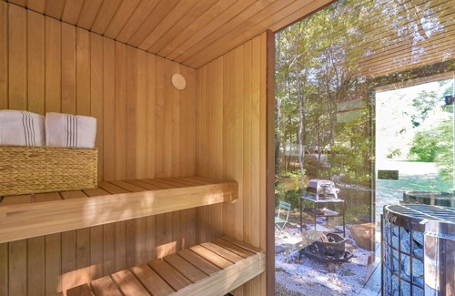 Coldspring House | OOD Mirror House At Cameron Ranch Glamping