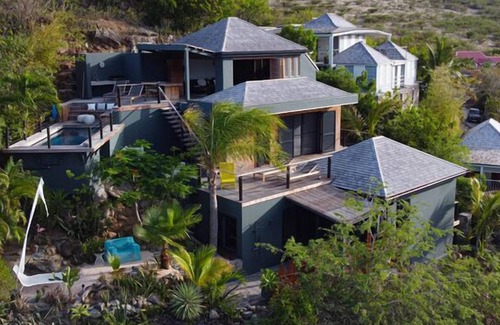 Cul de Sac Villa | OOF architect-designed villa, unique in SXM. Overlooking the sea and Pinel Islet