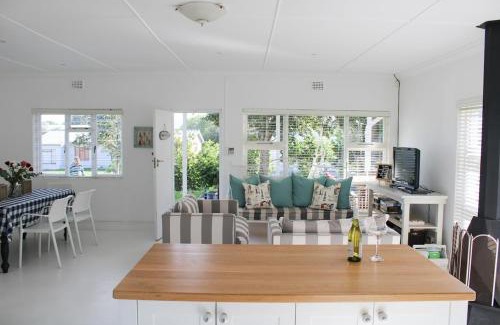 Arniston House | Oorgenoeg In Arniston