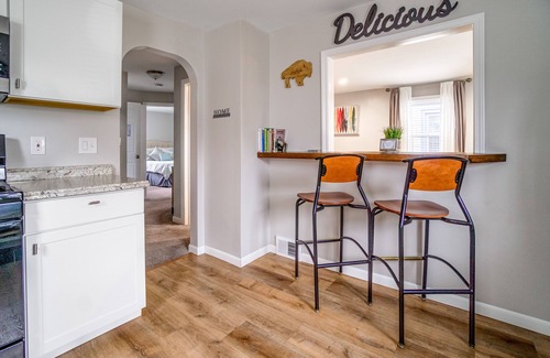 West Seneca House | Opal House: Family-Fun w/Game Room & Laundry, experience Niagara Falls & WNY