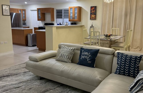 St. Ann's Bay Villa | Opal Villa @ The Crest Luxury 4-Bedroom Getaway with Pool & Private Beach Access