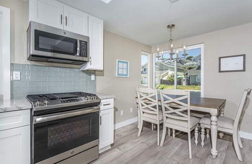 Aviara House | OPEN 10/12-14! Ocean View! Pool/Spa, Pets OK, Gated Beach Area Home!