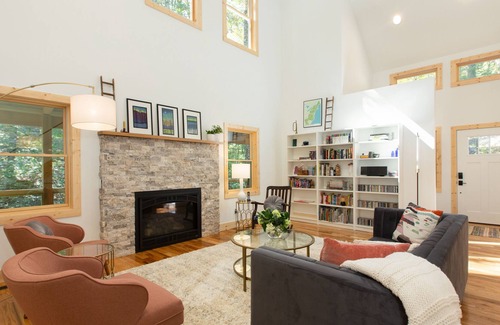 Saluda House | Open and Airy New Modern Farmhouse on Lake Sheila