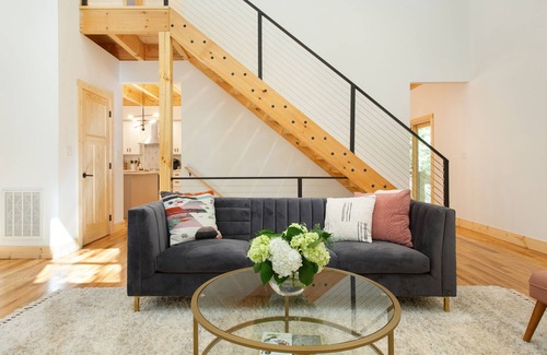Saluda House | Open and Airy New Modern Farmhouse on Lake Sheila